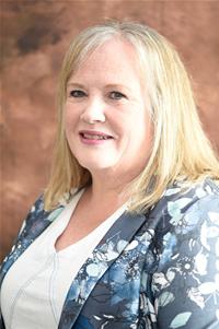 Profile image for Councillor Deborah Arnold